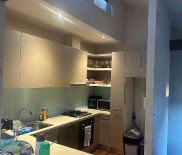 Caulfield South - Photo 2