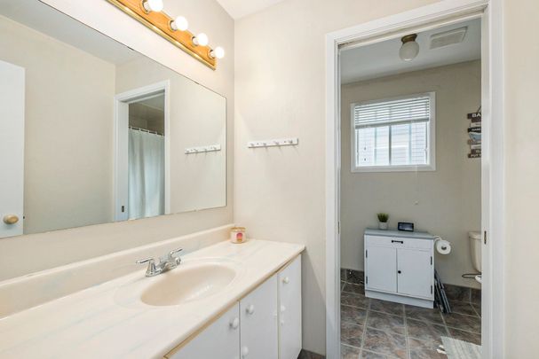 For Lease - 9 Glacier Street, Barrhaven, Ontario - Photo 1