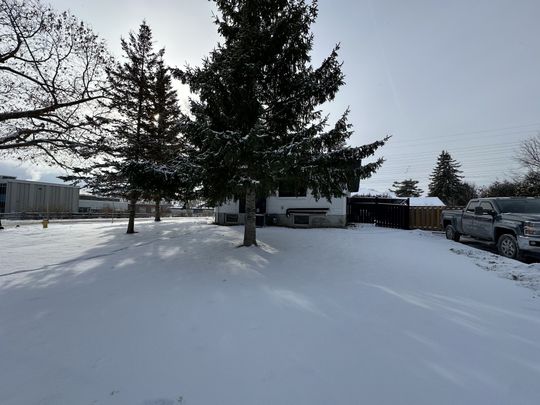 For Lease - 41 Fieldrow Street, Meadowlands - Crestview and Area, Ontario - Photo 1