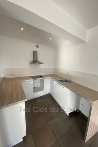 Location appartement 2 pièces 53 m² Sainte-Maxime - Photo 2