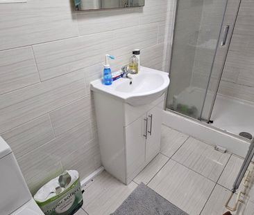 3 Bed - 12a Harold Mount, Hyde Park, Leeds - LS6 1PW - Student - Photo 6