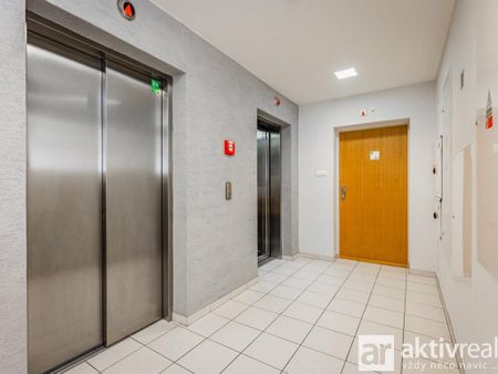 Pronájem bytu 1+kk 38 m2 - Photo 2