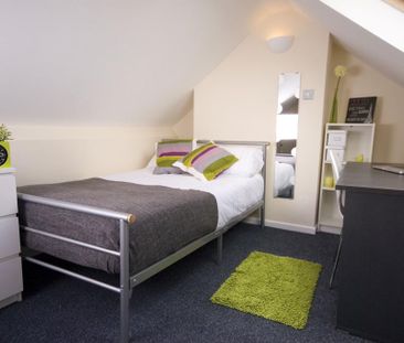 3 bedroom semi-detached house to rent - Photo 5