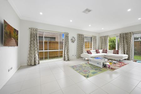 13 Empire Circuit, Penrith - Photo 5