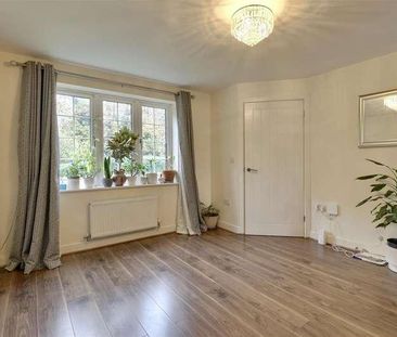 School Lane, Havant, PO9 - Photo 1