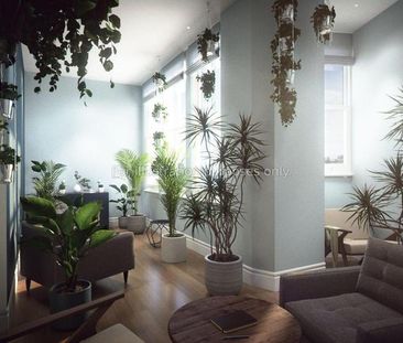 1 bedroom in a flat share to rent - Photo 2