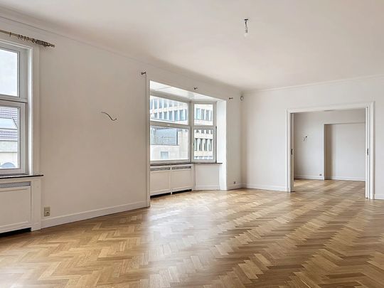 Chatelain - 3-bedroom apartment - Foto 1