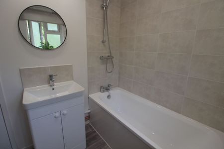 Jubilee Close, Haywards Heath, RH16 - Photo 4