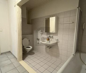 PRATIQUE, LUMINEUX ET PROCHE DE LA VILLE - Photo 3