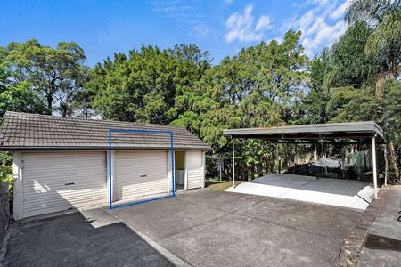 TWO BEDROOM UNIT IN SMALL COMPLEX - Photo 2