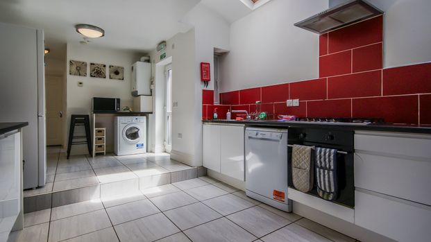 293 Dawlish Road - Photo 1