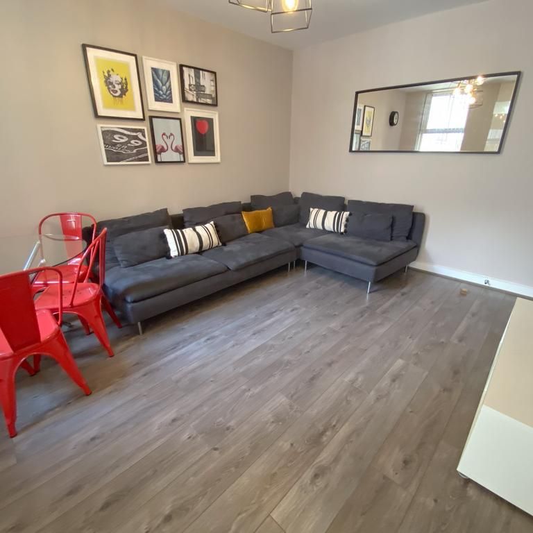 6 bedroom terraced house to rent - Photo 1