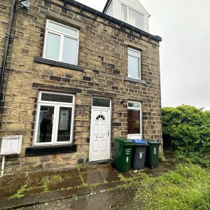 2 bedroom terraced house to rent - Photo 2