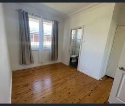 Modern, Low-Maintenance Unit in Convenient Waratah Location - Photo 4