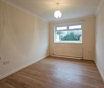 2 bedroom semi-detached bungalow to rent - Photo 3