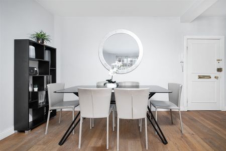 Princess Court, Brompton Road, SW3 - Photo 2