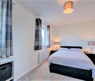 3 bedroom terraced house to rent - Photo 2