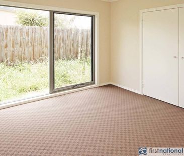 Modern 3 bedroom townhouse - Photo 6