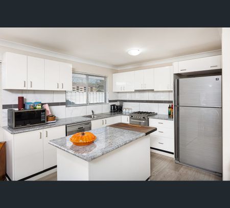 9 Lonergan Place, East Wagga Wagga, NSW 2650 - Photo 4
