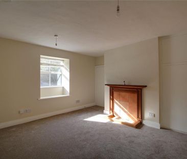 4 bedroom terraced house to rent - Photo 2