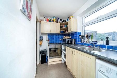 3 bedroom maisonette to rent - Photo 3