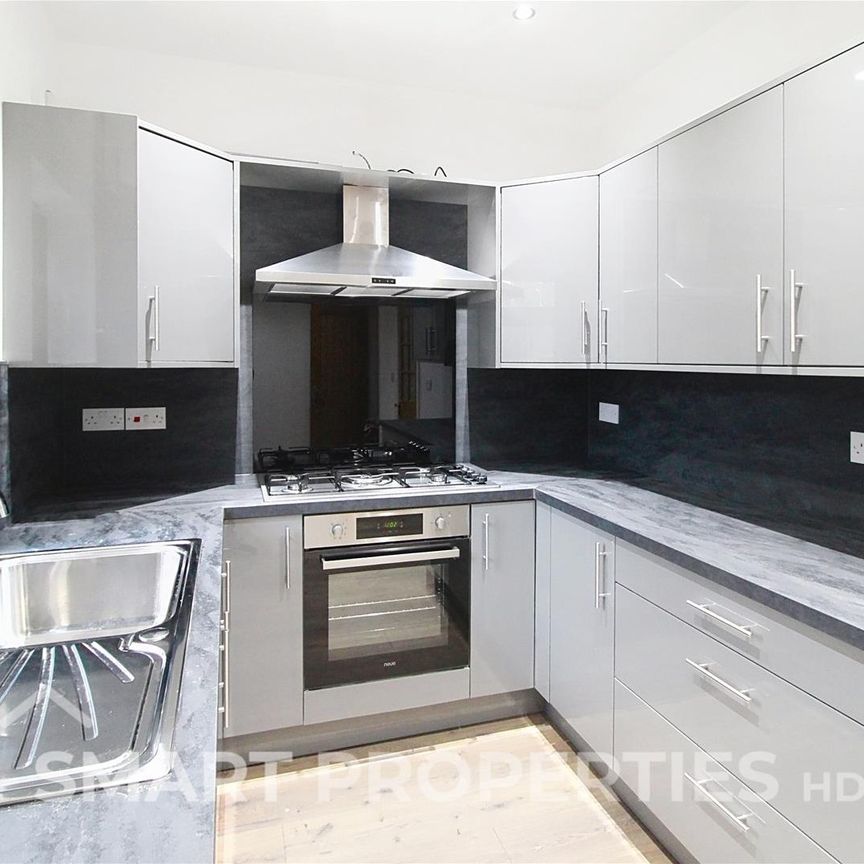 Waterloo Rise, Waterloo, Huddersfield - Photo 1