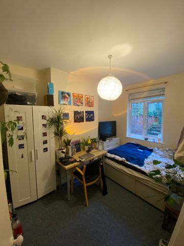 3 Bed Terraced House, Hill View, BS8 - Photo 4