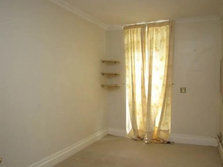 3 bedroom flat to rent - Photo 2
