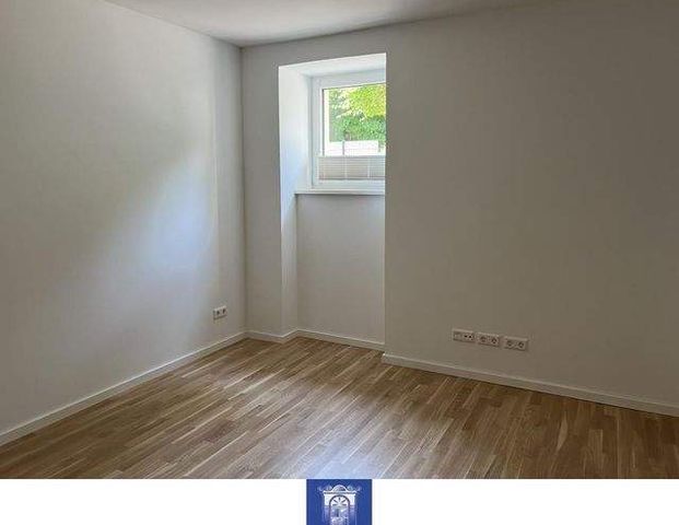 Liebevoll und modern sanierte Wohnung im Erstbezug! Erker, Fußbodenheizung, Parkett! - Foto 1