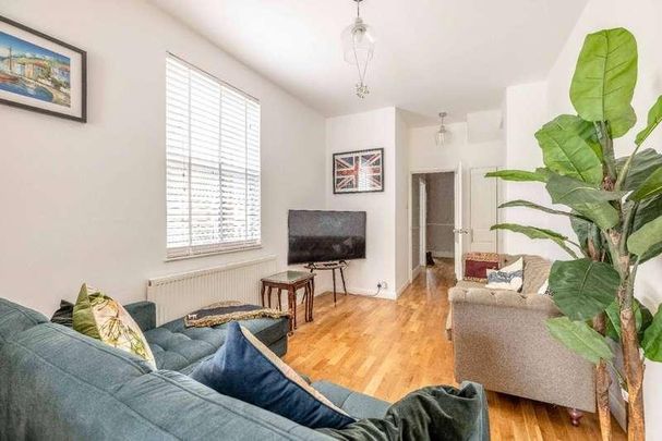 Kings Road, Windsor, Berkshire, SL4 - Photo 1