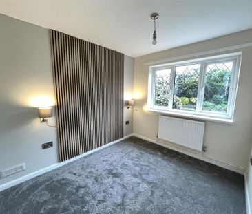 2 bedroom detached bungalow to rent - Photo 2