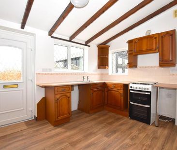 2 bedroom semi-detached house to rent - Photo 5