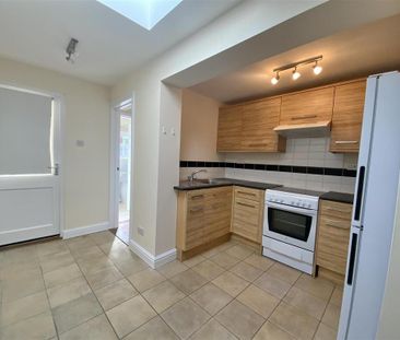 2 bedroom terraced house to rent - Photo 6