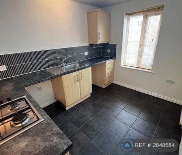 3 bedroom semi-detached house to rent - Photo 4