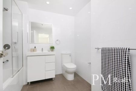 Freshly Updated Apartment in the heart of Mascot - Photo 5