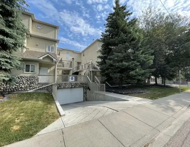 Stylish 2 Bed Condo in the Heart of Windsor Park – Ground Floor Unit! | 628 56 Avenue Southwest, Calgary - Photo 1