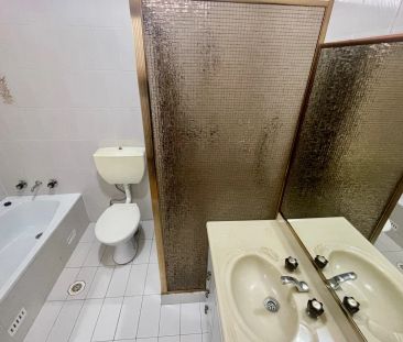 Modern 3 Bedroom Villa – Freshly Updated & Move-In Ready - Photo 2