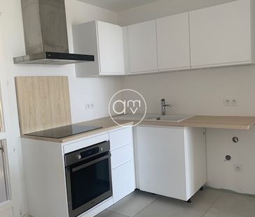 Location Appartement 4 pièces 74m² HYERES 83400 - Photo 4