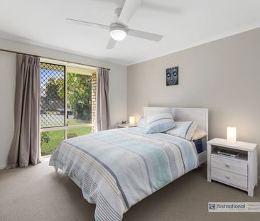 Spacious family home set on a large fully fenced yard - Photo 3