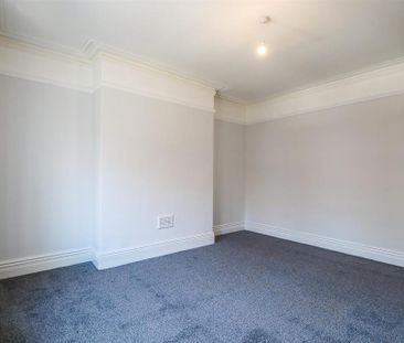 3 bedroom apartment to rent - Photo 6