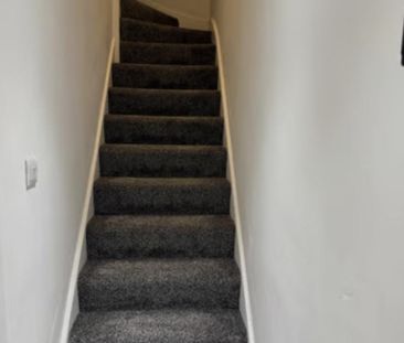 3 bedroom end of terrace house to rent - Photo 4