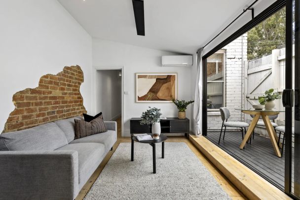 Victorian Soul Meets Refined Urban Living - Photo 1