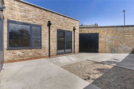 River Mews, Ealing, W7 3SN - Photo 3