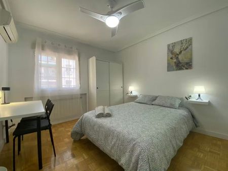 Calle de Cardeñosa, Madrid, Community of Madrid 28053 - Photo 5