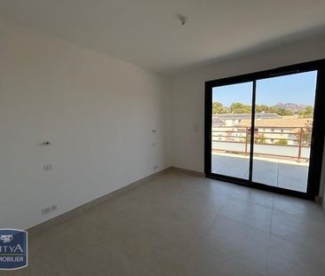 Location Appartement 4 pièces 93m² ST RAPHAEL 83700 - Photo 4