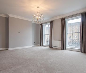 5 bedroom end of terrace house to rent - Photo 1