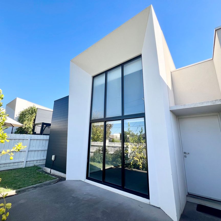 34A Regent Avenue, Springvale VIC 3171 - Townhouse For Rent | Domain - Photo 1