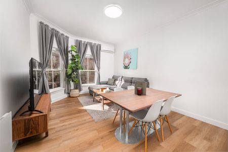 Gorgeous and Light Filled – Furnished by The Yarra - Photo 2