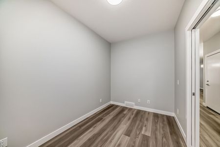 65 Lucas Way NW - Upper, Calgary - Photo 5