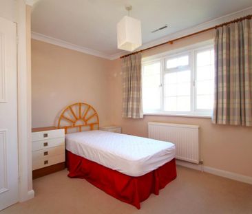 4 bedroom detached house to rent - Photo 3